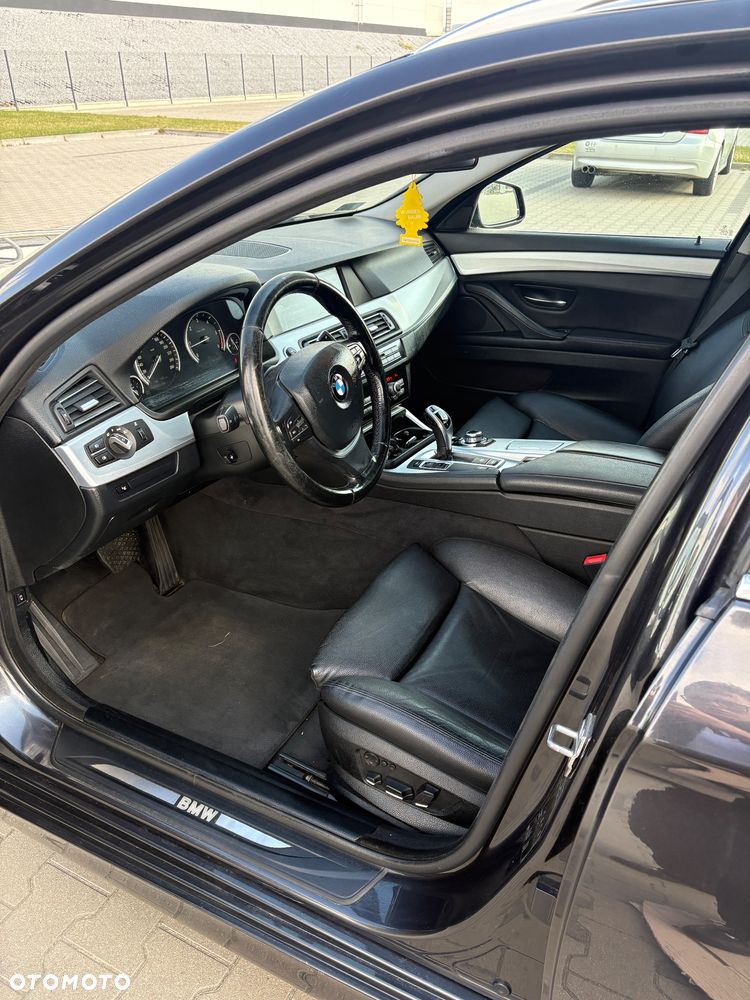 BMW Seria 5 525d xDrive - 7