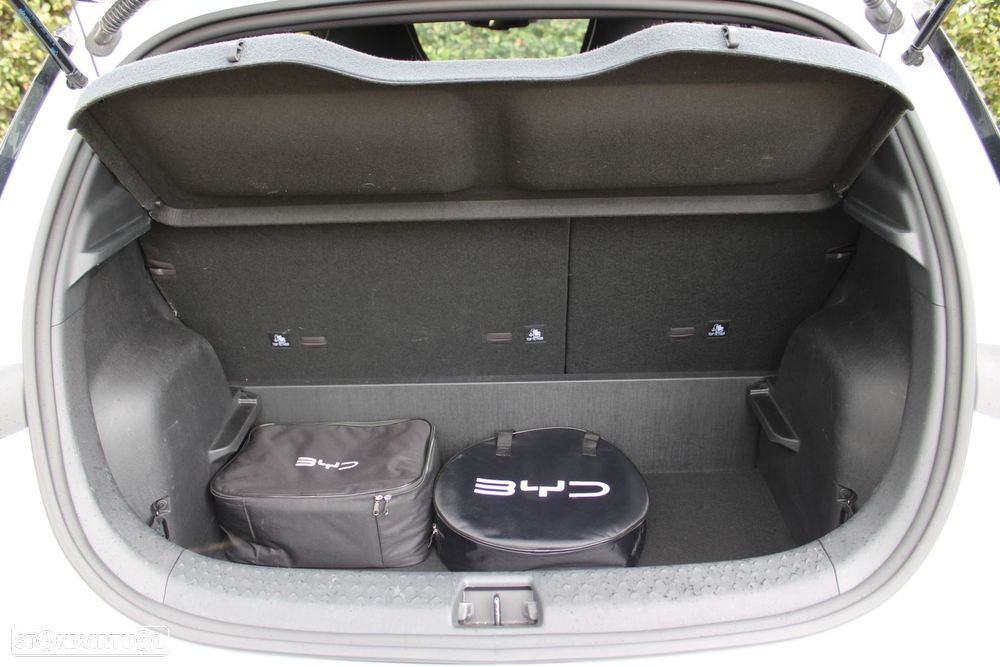 BYD Dolphin 60.4 kWh Comfort - 8