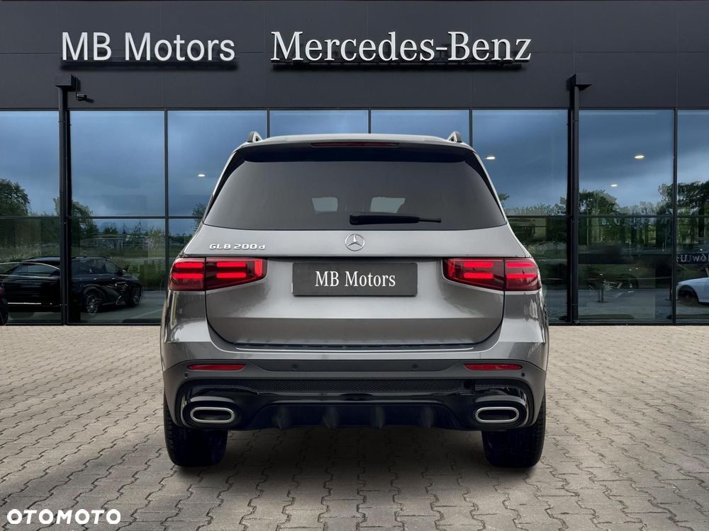 Mercedes-Benz GLB - 10