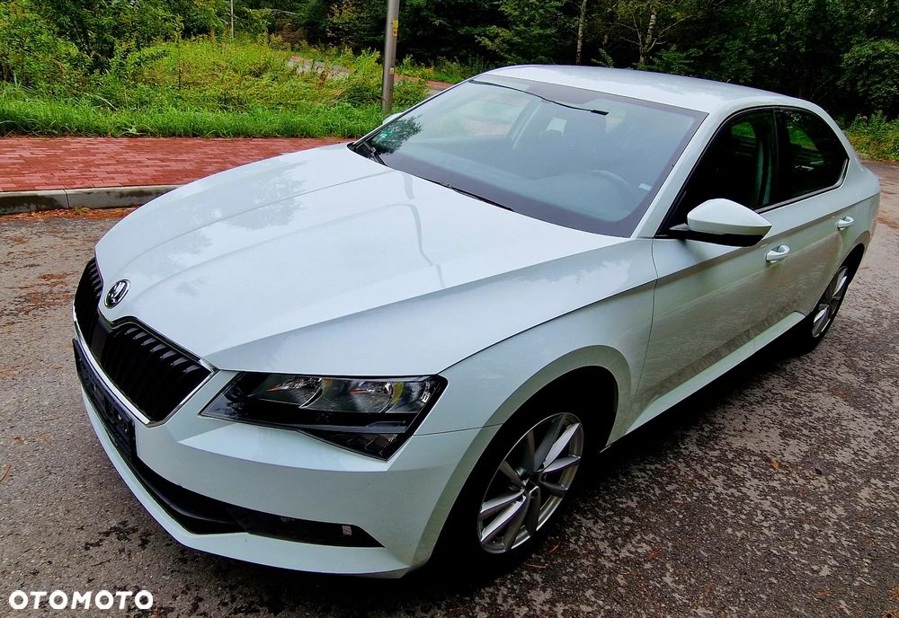 Skoda Superb 2.0 TDI Premium Edition - 4