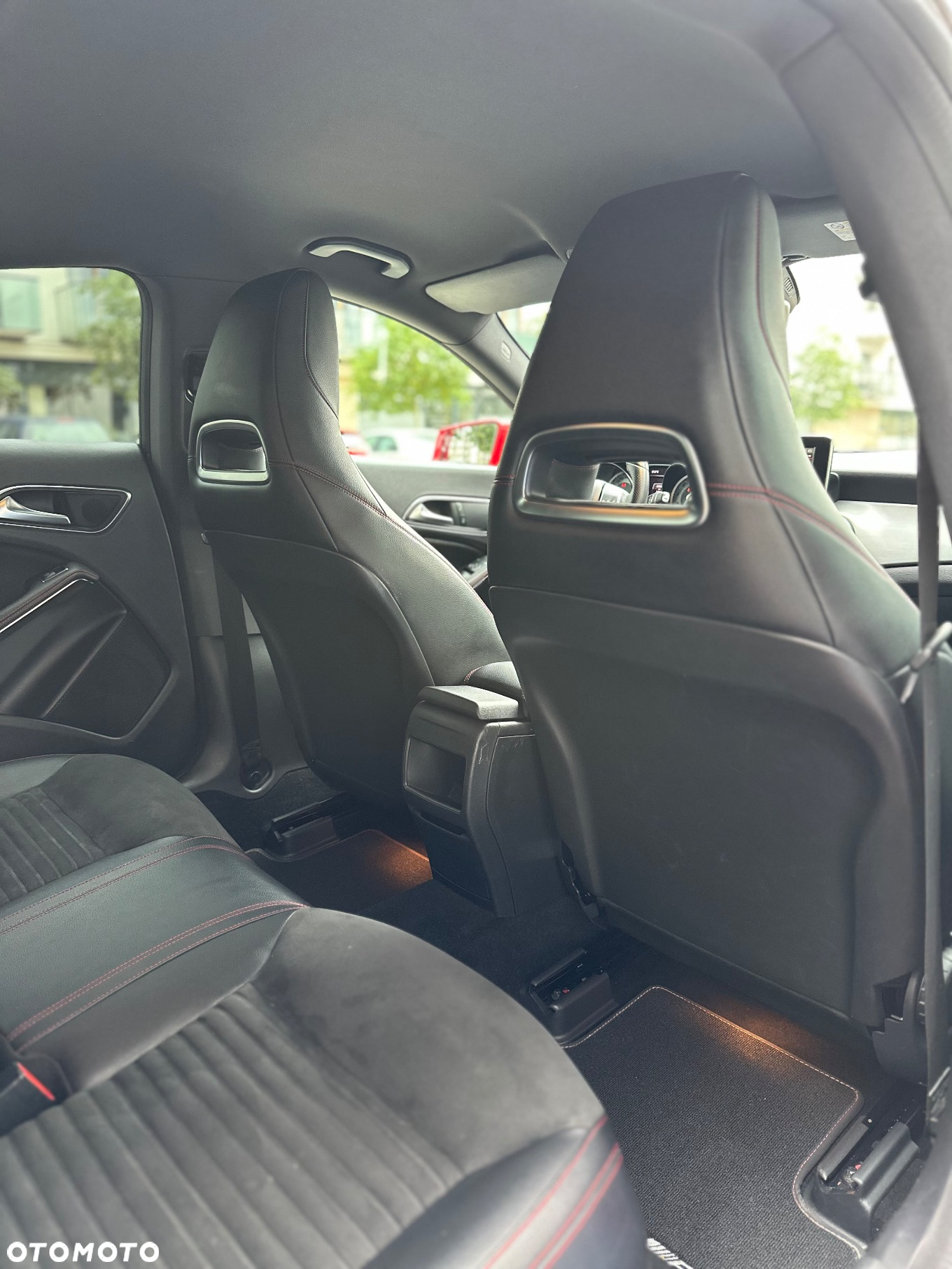 Mercedes-Benz CLA - 27