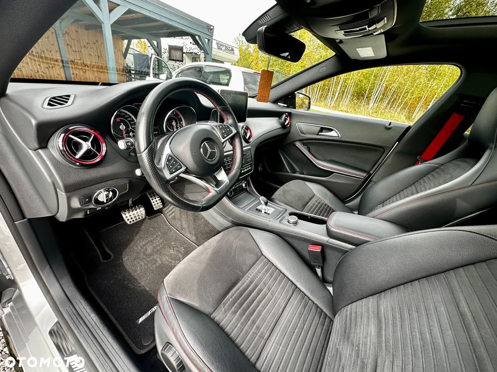 Mercedes-Benz CLA 45 AMG 4-Matic - 12