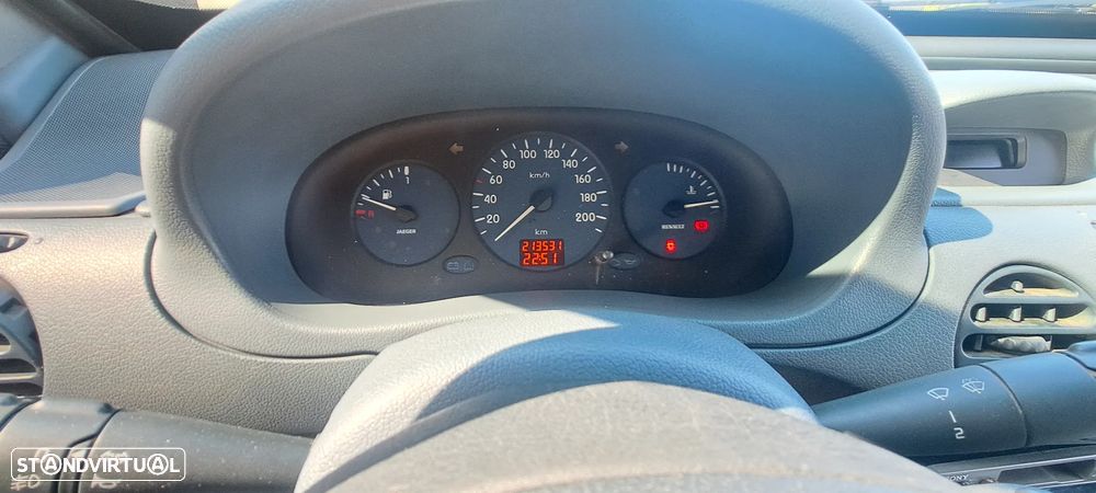 Renault Kangoo 1.4 RT Pampa - 11