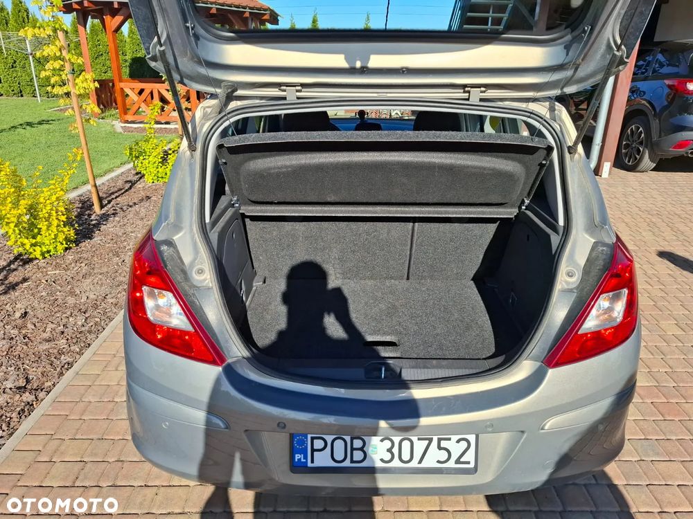 Opel Corsa 1.2 16V Enjoy - 12