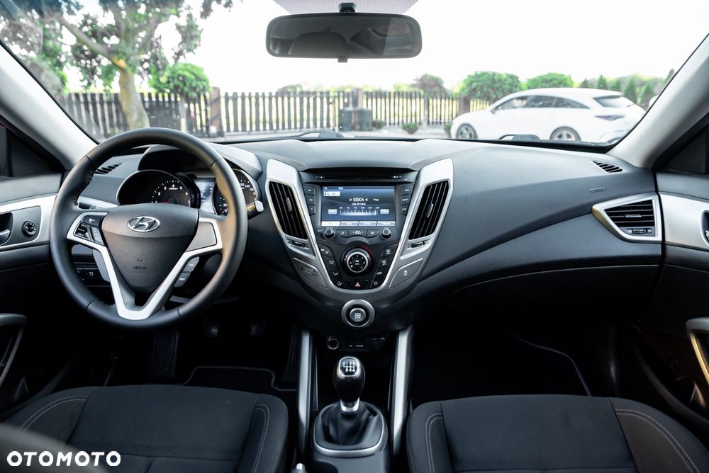 Hyundai Veloster 1.6 Premium - 28