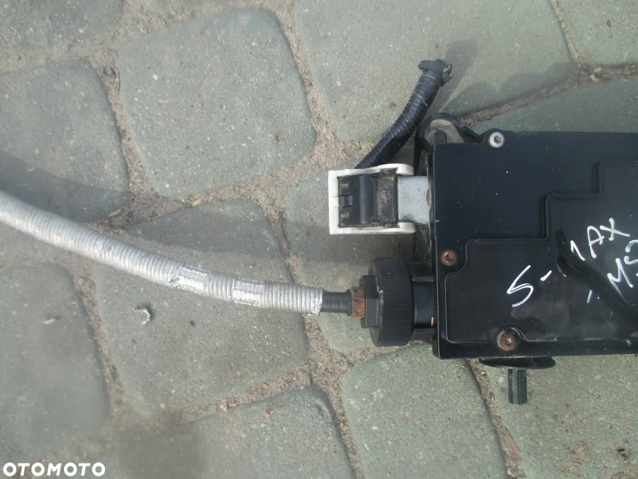 Hamulec ręczny elektryczny Ford C-Max S-Max 3M512598FC - 2