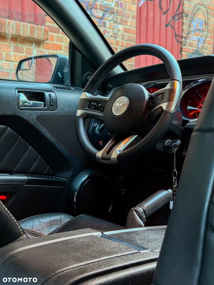 Ford Mustang 3.7 V6 Premium - 29