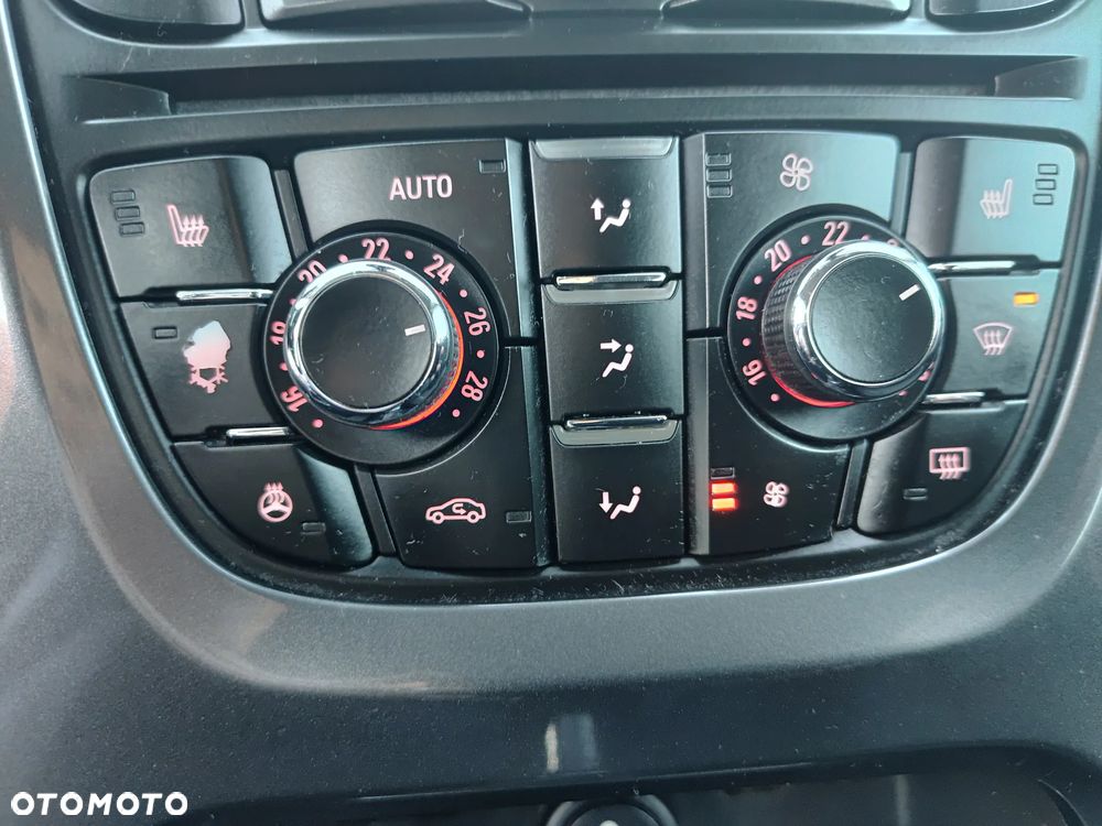 Opel Astra 2.0 CDTI DPF Innovation - 12