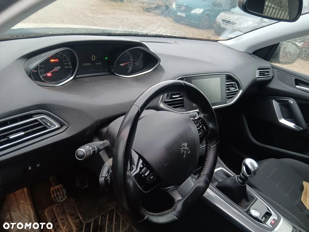 Peugeot 308 - 8