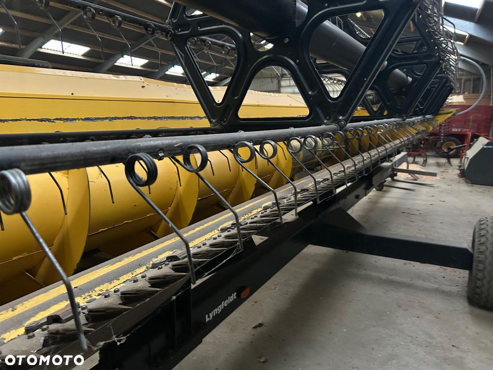 New Holland CX8060 - 21