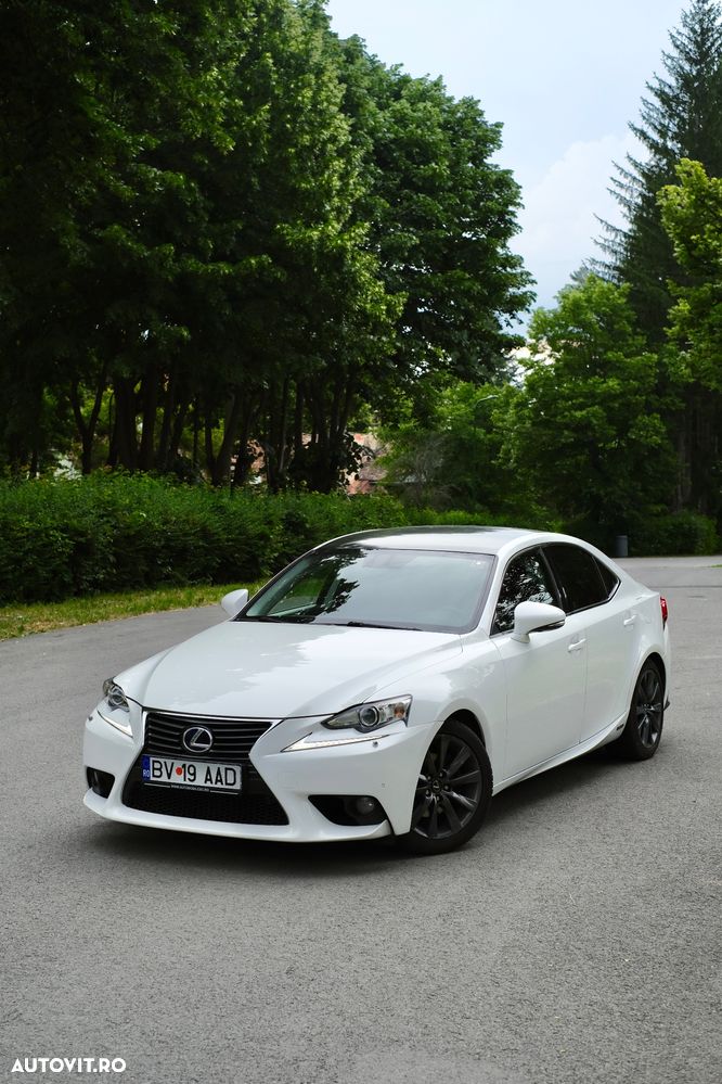 Lexus Seria IS - 1