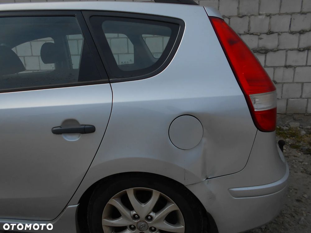 HYUNDAI I30 1.6 CRDI 90KM D4FB CW KOMBI 10ROK LIFT KOD LAKIERU 2R SILNIK SKRZYNIA BIEGOW MASKA BLOTNIK ZDERZAK LUSTERKO ZAWIESZENIE WSPOMAGANIE ELEKTRYCZNE TURBINA WTRYSKI ALTERNATOR ROZRUSZNIK KOMPRESOR KLIMATYZACJI FOTEL PODSUFITKA - 11