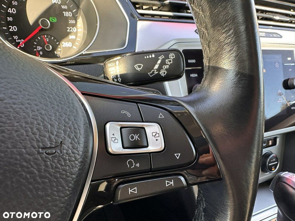 Volkswagen Passat Variant 2.0 TDI SCR DSG - 20