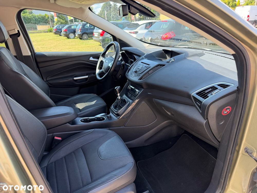 Ford Kuga 2.0 TDCi 2x4 Titanium - 30