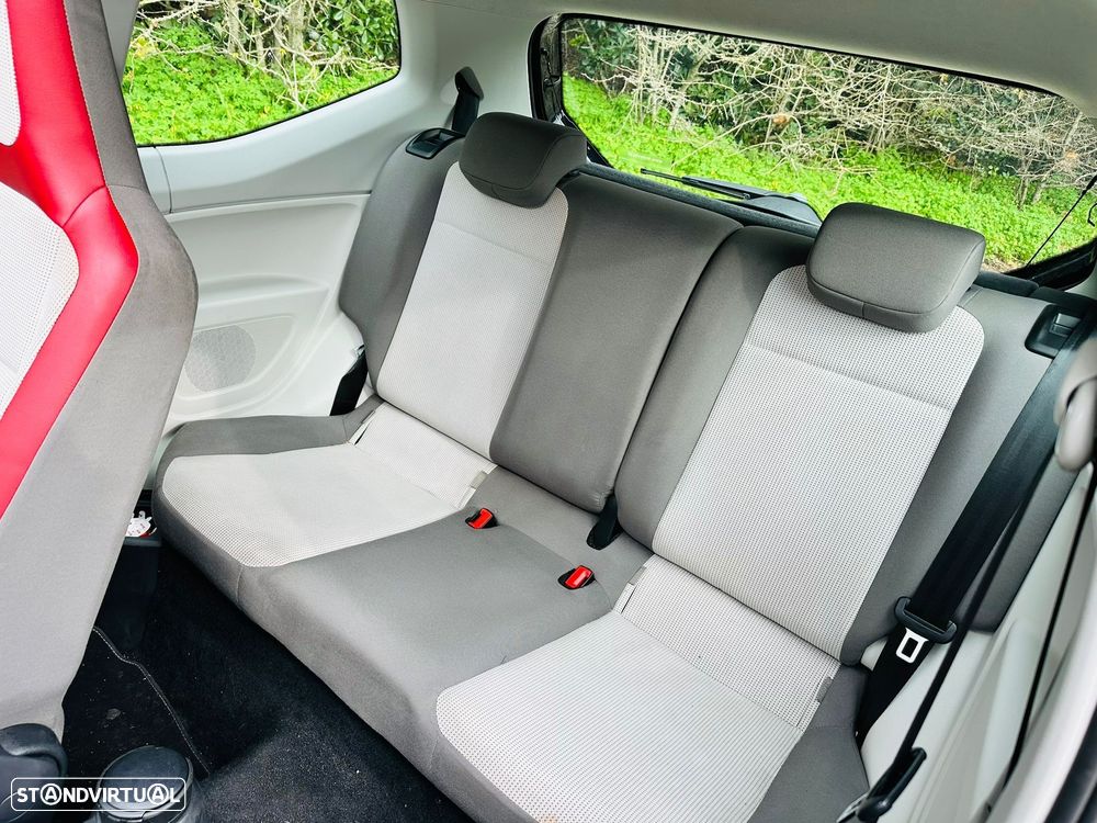 VW Up! 1.0 High Auto - 15