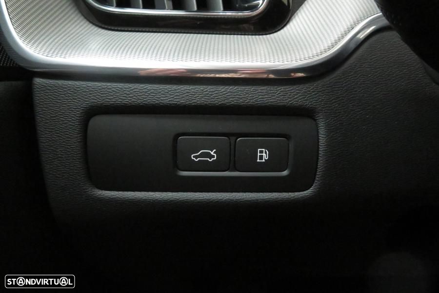 Volvo XC 60 2.0 T6 PHEV Ultimate Dark AWD - 28