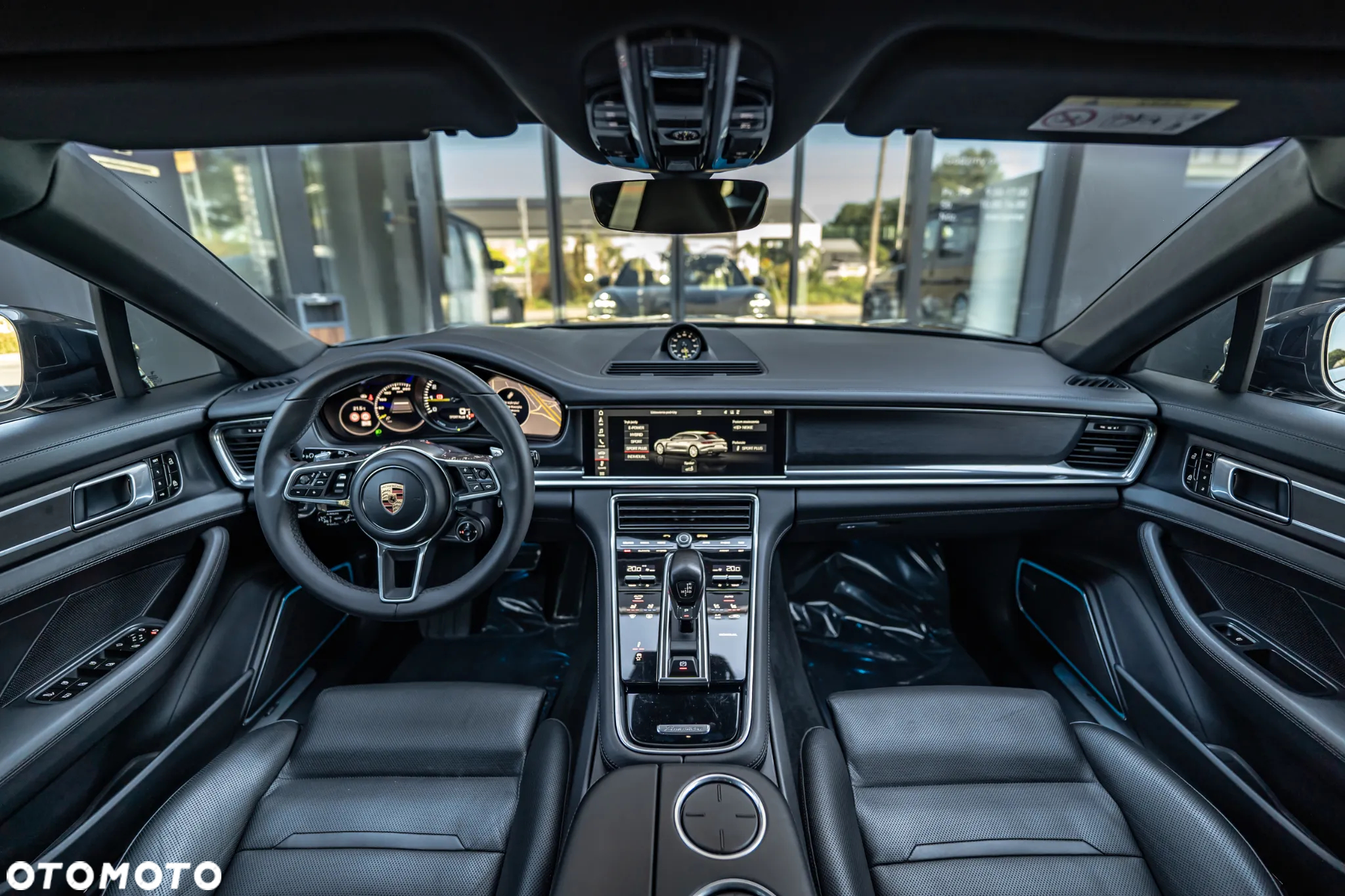 Porsche Panamera 4 e-Hybrid Sport Turismo - 31