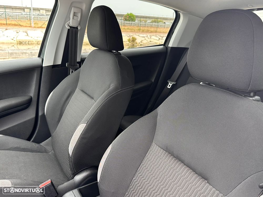 Peugeot 208 1.4 HDi SE Style - 18
