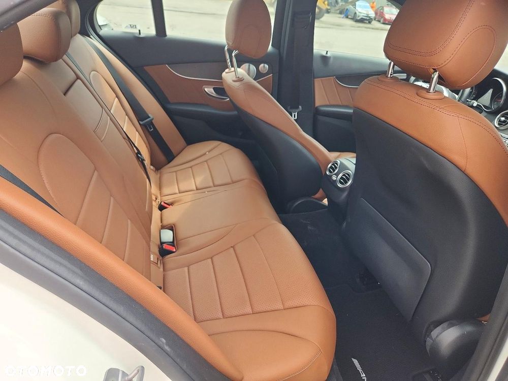Mercedes-Benz Klasa C 300 4Matic 9G-TRONIC AMG Line - 10