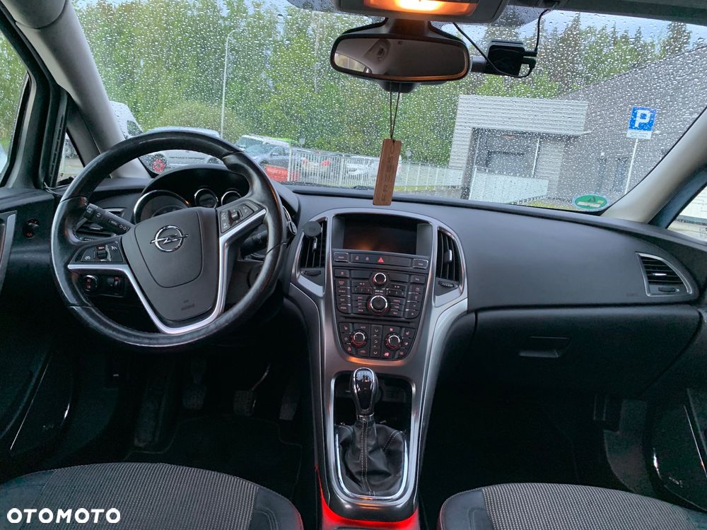 Opel Astra 1.6 Turbo - 7