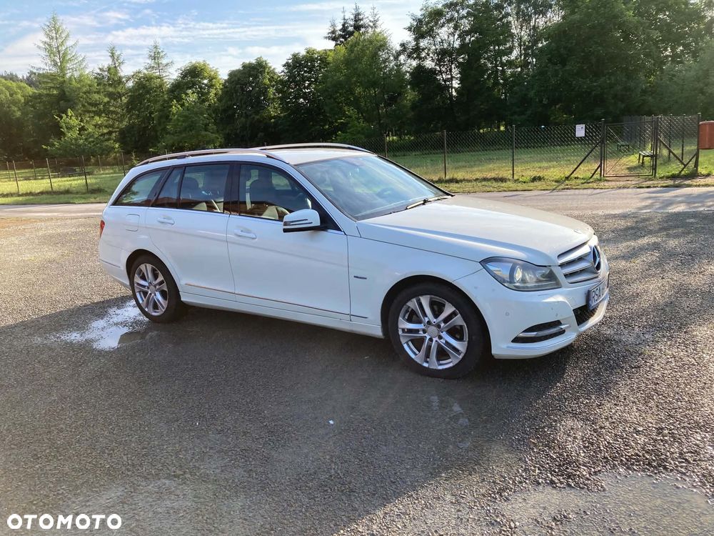 Mercedes-Benz Klasa C 220 CDI BlueEff Edition Avantgarde - 4