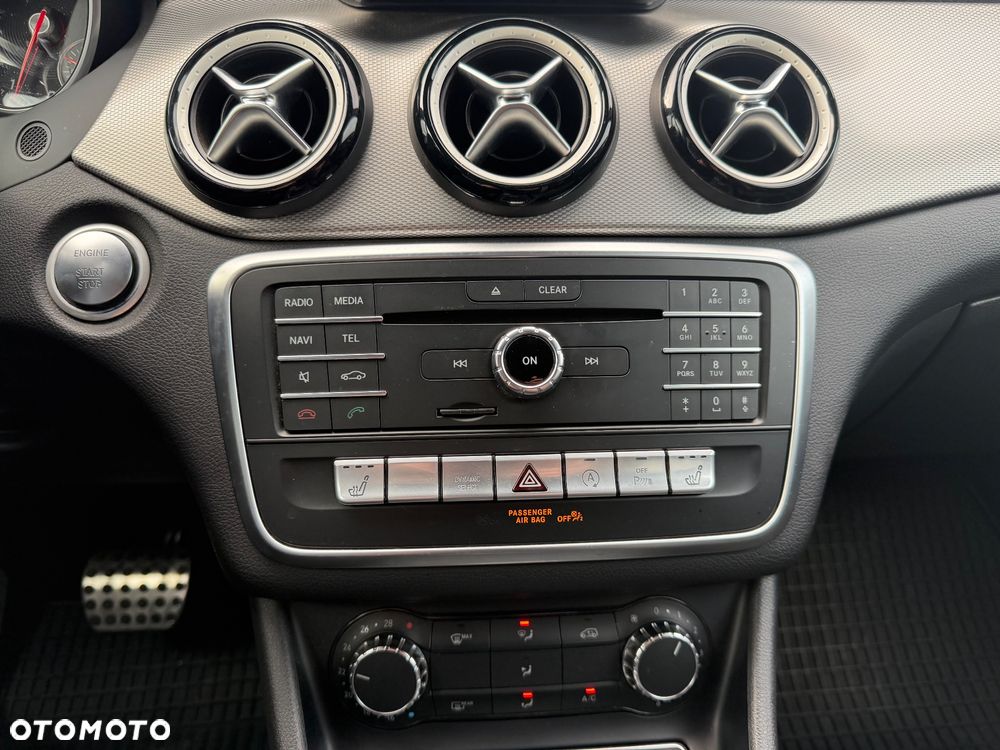 Mercedes-Benz GLA 180 7G-DCT UrbanStyle Edition - 27