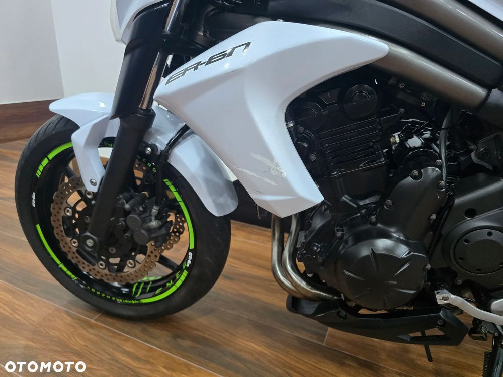 Kawasaki ER - 11