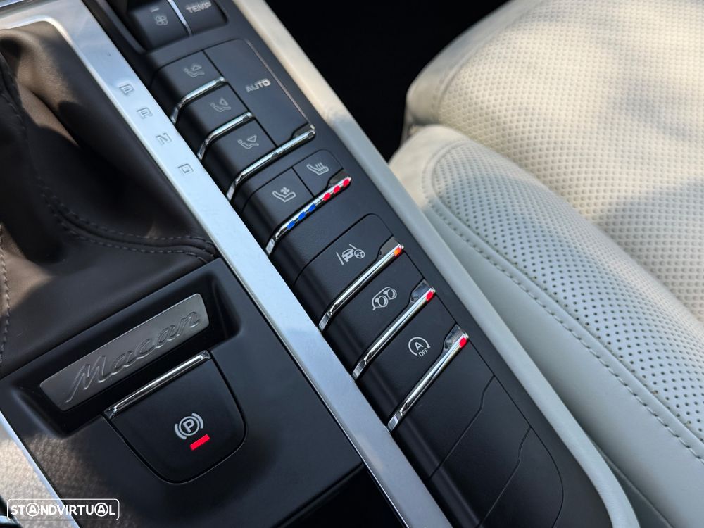 Porsche Macan S - 40