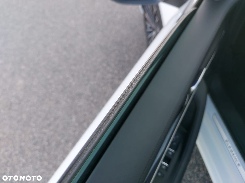 Volkswagen Passat 2.0 TDI SCR DSG 4Motion Elegance - 10