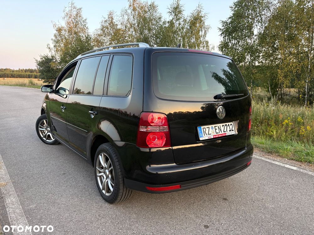 Volkswagen Touran - 13