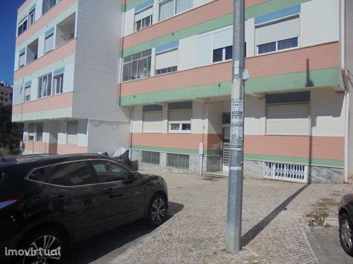 Oportunidade de Investimento: T2 em Rio de Mouro (Imóvel Ocupado) - Grande imagem: 3/5
