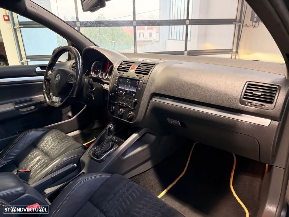 VW Golf 2.0 GTi DSG Pirelli - 12