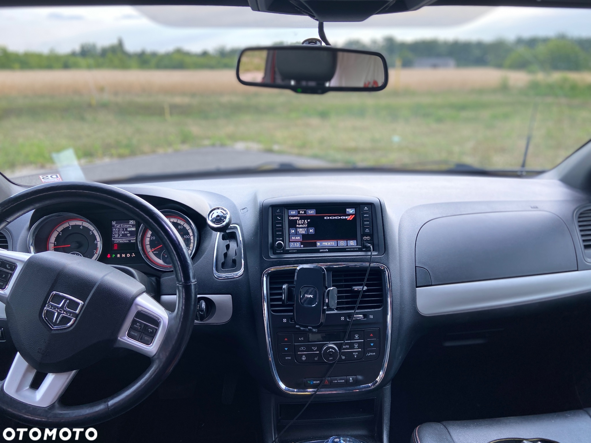 Dodge Grand Caravan - 12