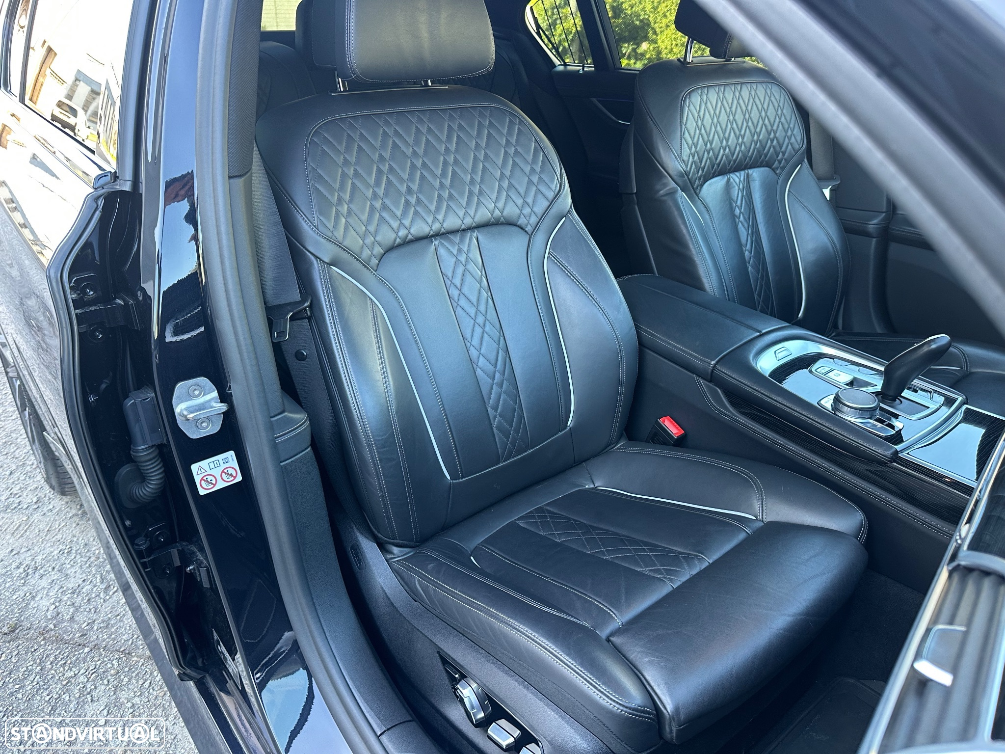 BMW 745 e iPerformance Pack M Auto - 41