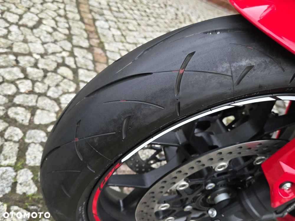 Honda CBR - 13