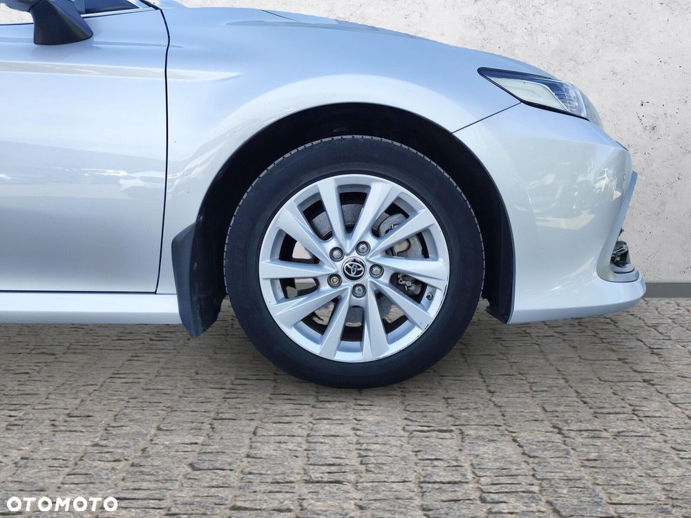 Toyota Camry 2.5 Hybrid Comfort CVT - 29