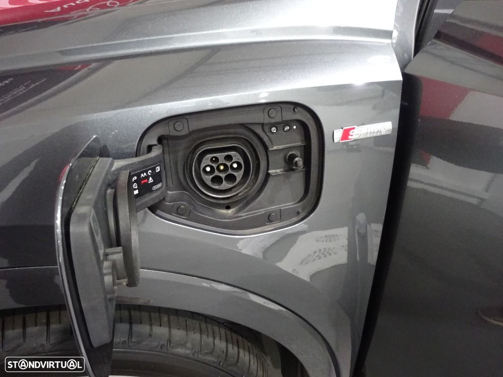 Audi Q3 45 TFSIe S line S tronic - 28