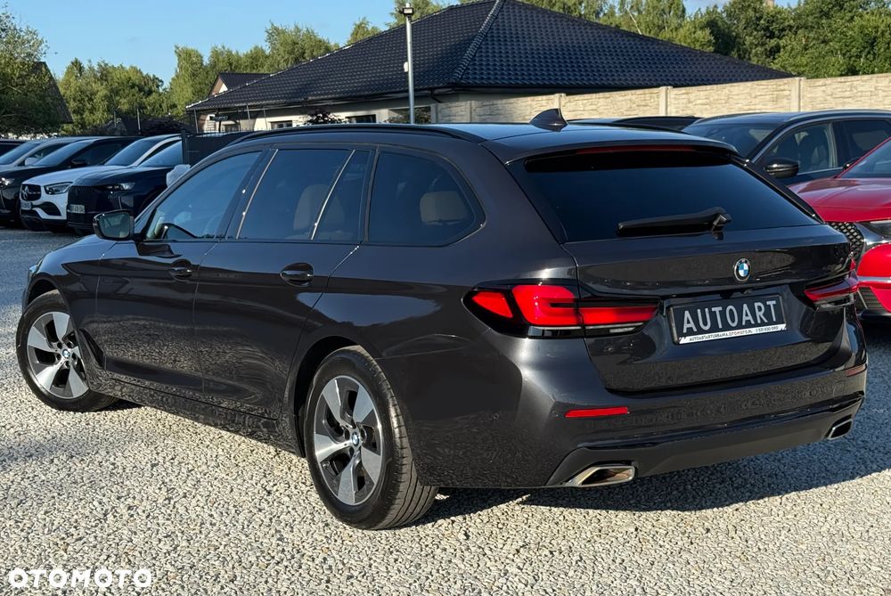 BMW Seria 5 520d Luxury Line - 11