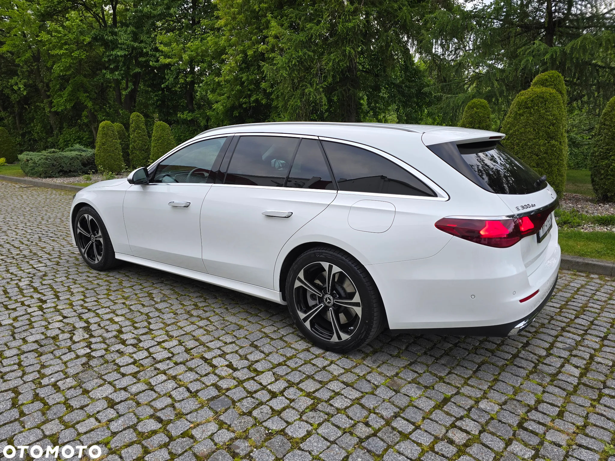 Mercedes-Benz Klasa E ver-300-de-phev-4--matic-avantgarde-9g--tronic - 4