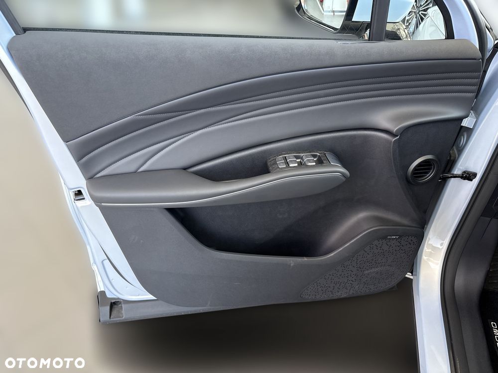 Omoda 7 1.5 T-GDi Super Hybrid Luxury - 12