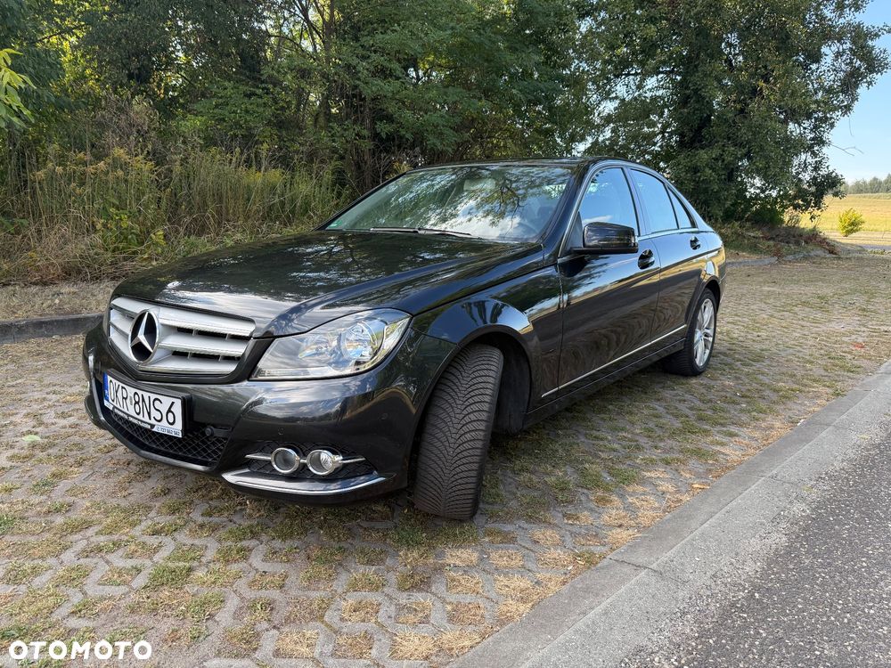 Mercedes-Benz Klasa C 200 CGI BlueEFFICIENCY Avantgarde - 2