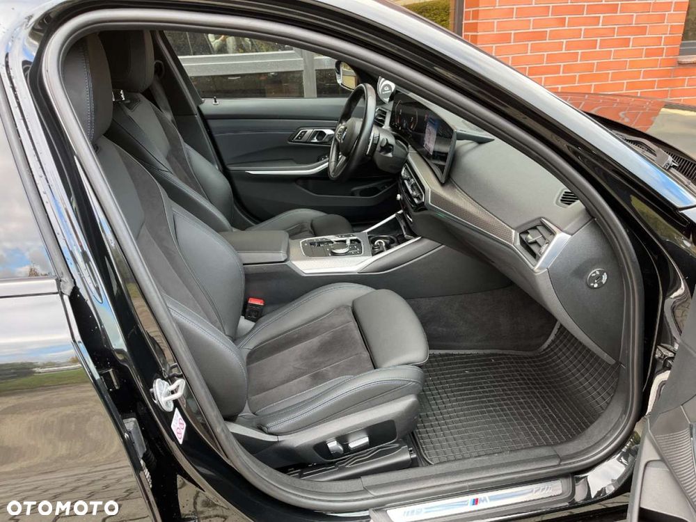 BMW Seria 3 320i Touring M Sport - 32