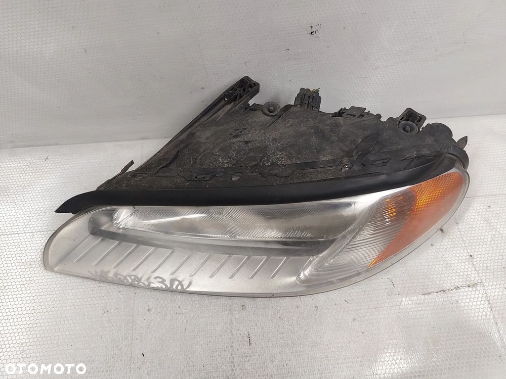 .  LAMPA PRZOD PRZEDNIA LEWA VOLVO V70 S80 - 2