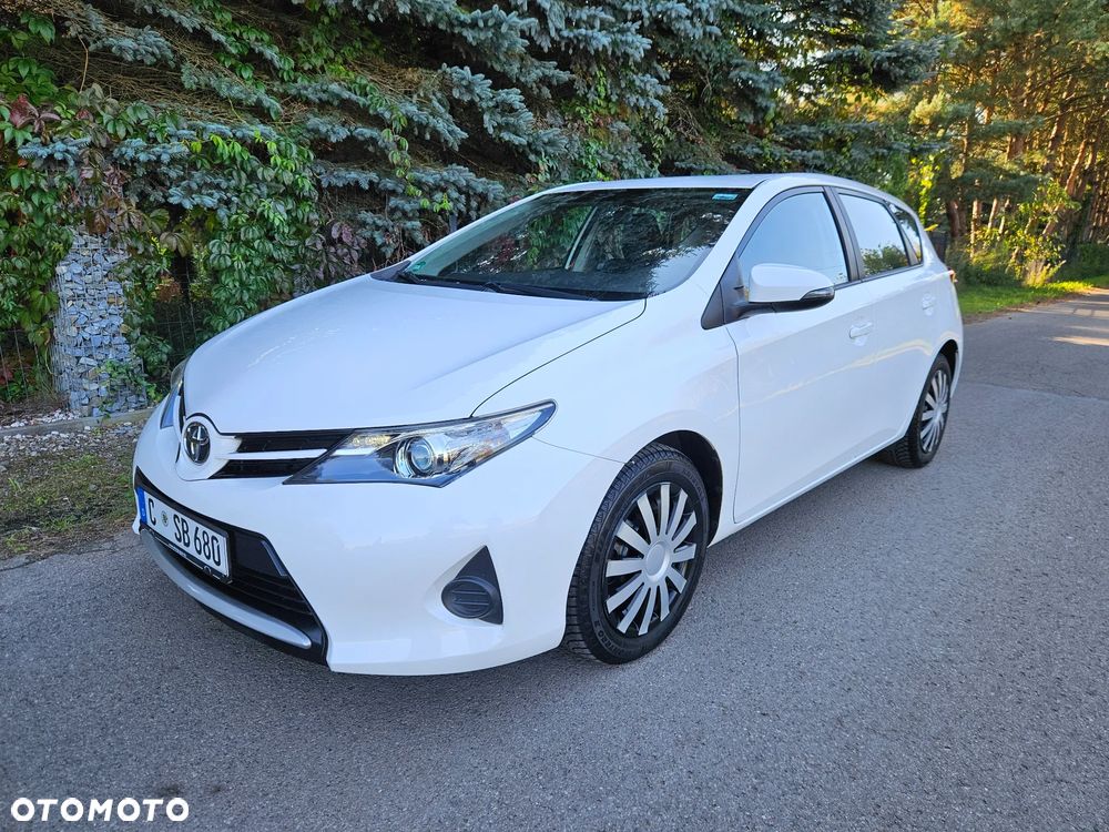 Toyota Auris 1.33 Dual-VVT-i Edition - 1