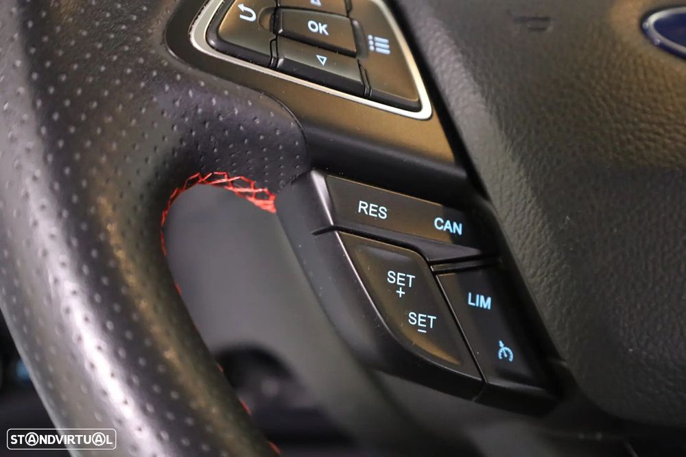 Ford EcoSport 1.0 EcoBoost ST-Line Plus - 39