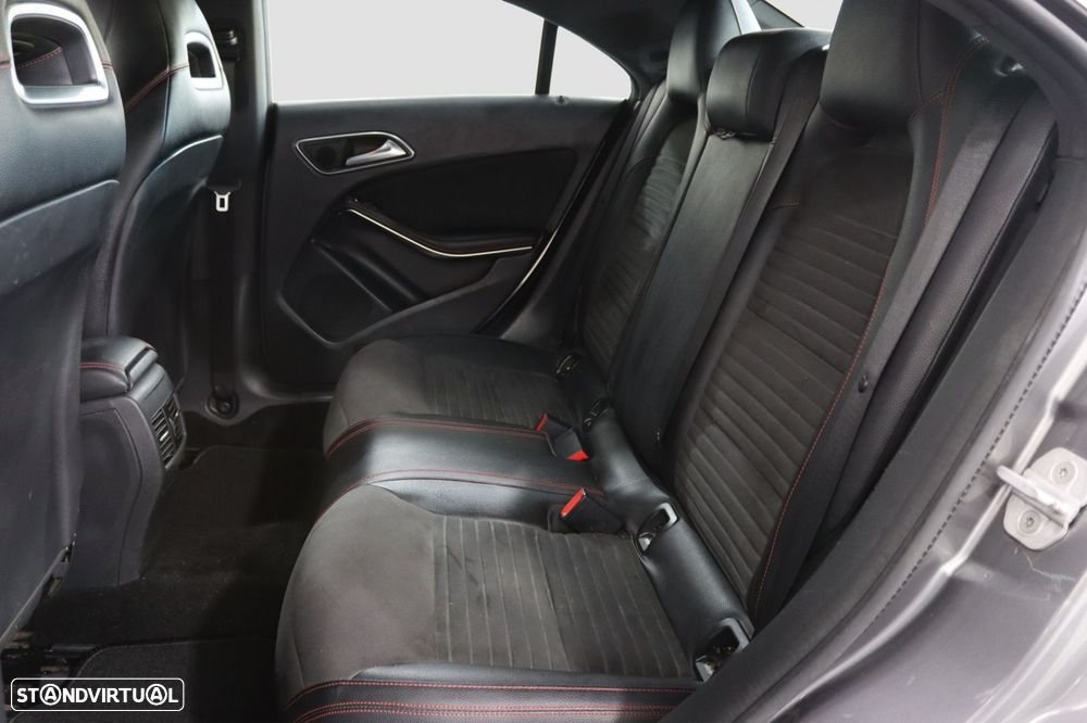 Mercedes-Benz CLA 180 (CDI) d AMG Line - 14