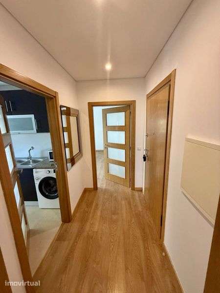 Excelente T2 em Viseu – A/C, Varanda e Lugar de Garagem - Grande imagem: 3/11