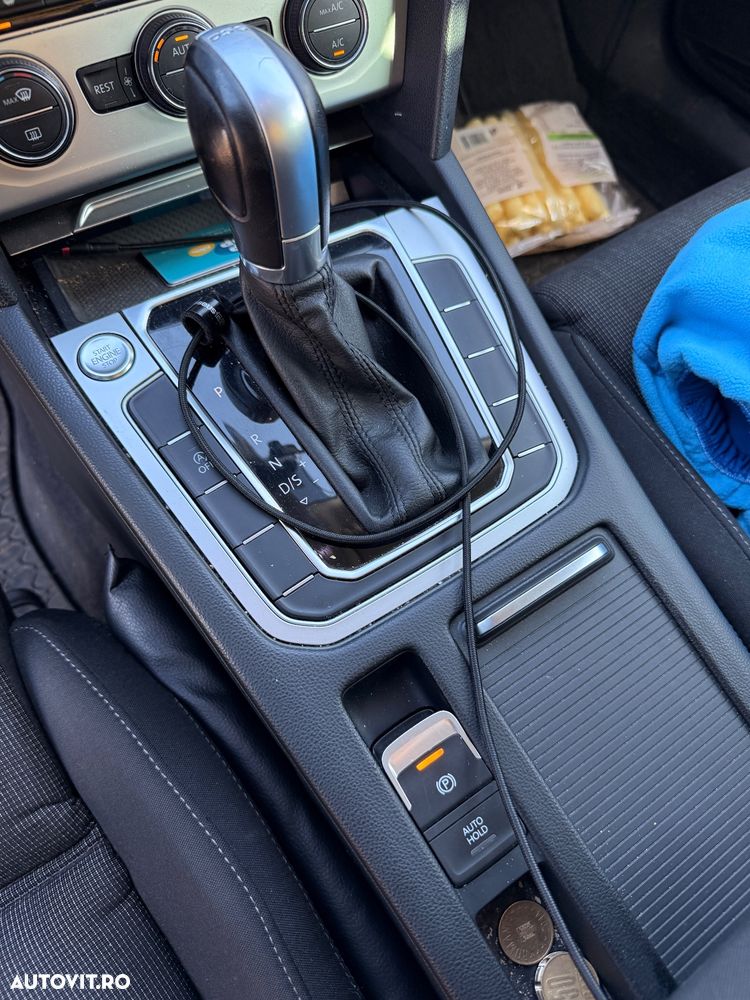 Volkswagen Passat Variant 2.0 TDI DSG Comfortline - 10