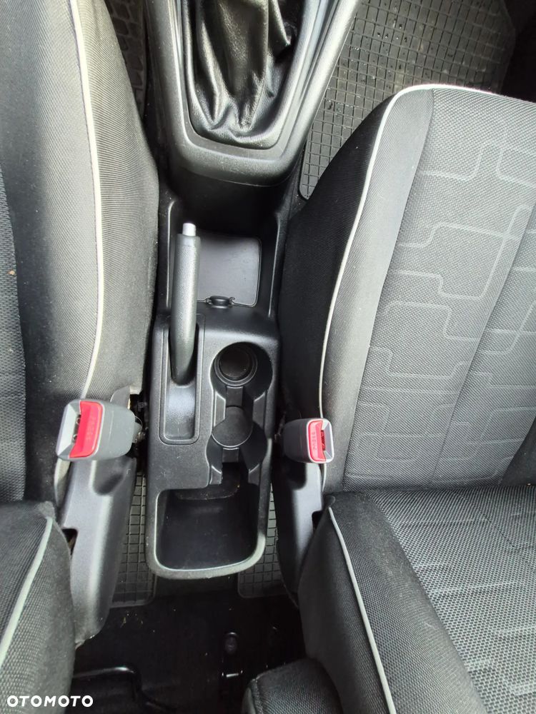 Kia Venga - 13