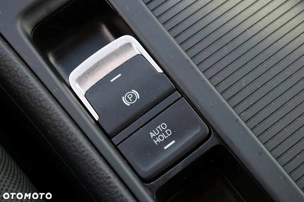Volkswagen Golf VII 1.6 TDI BMT Trendline DSG - 14
